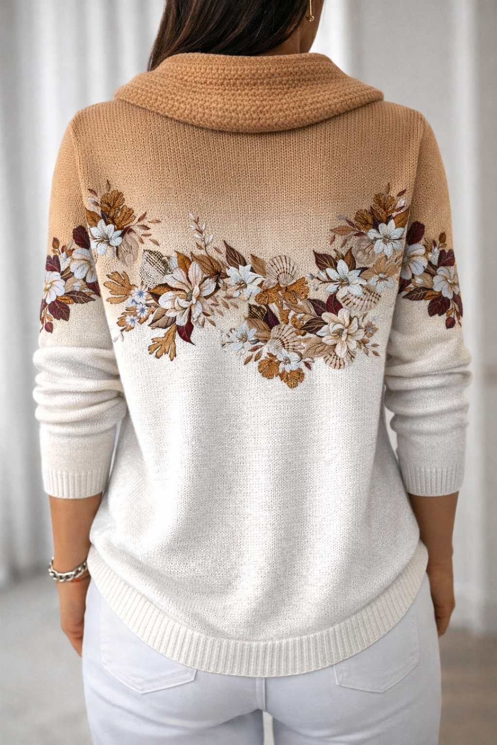 Amore | Pull floral avec col doux